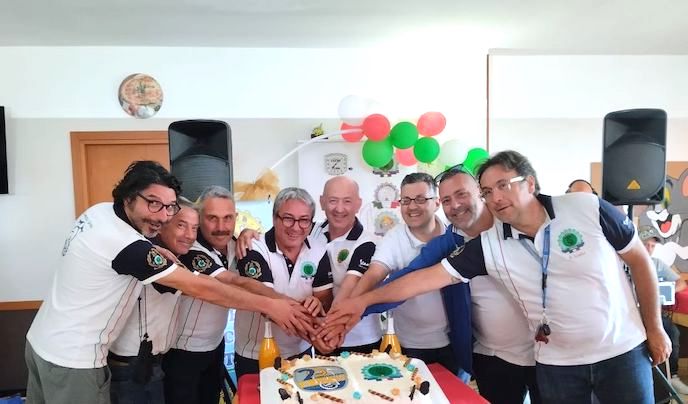 foto-direttivo-torta