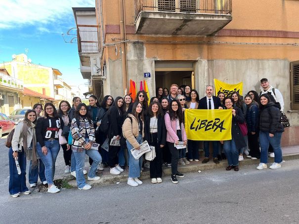 gli-studenti-dellunical-a-rosarno-con-giuseppe-borrello-nel-novembre-2023