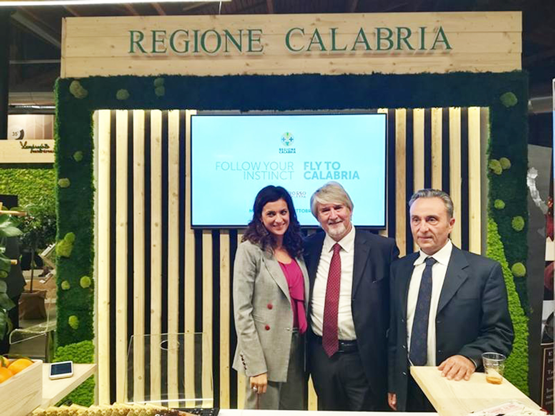 Il ministro Poletti in visita allo stand Calabria Fico Eataly World