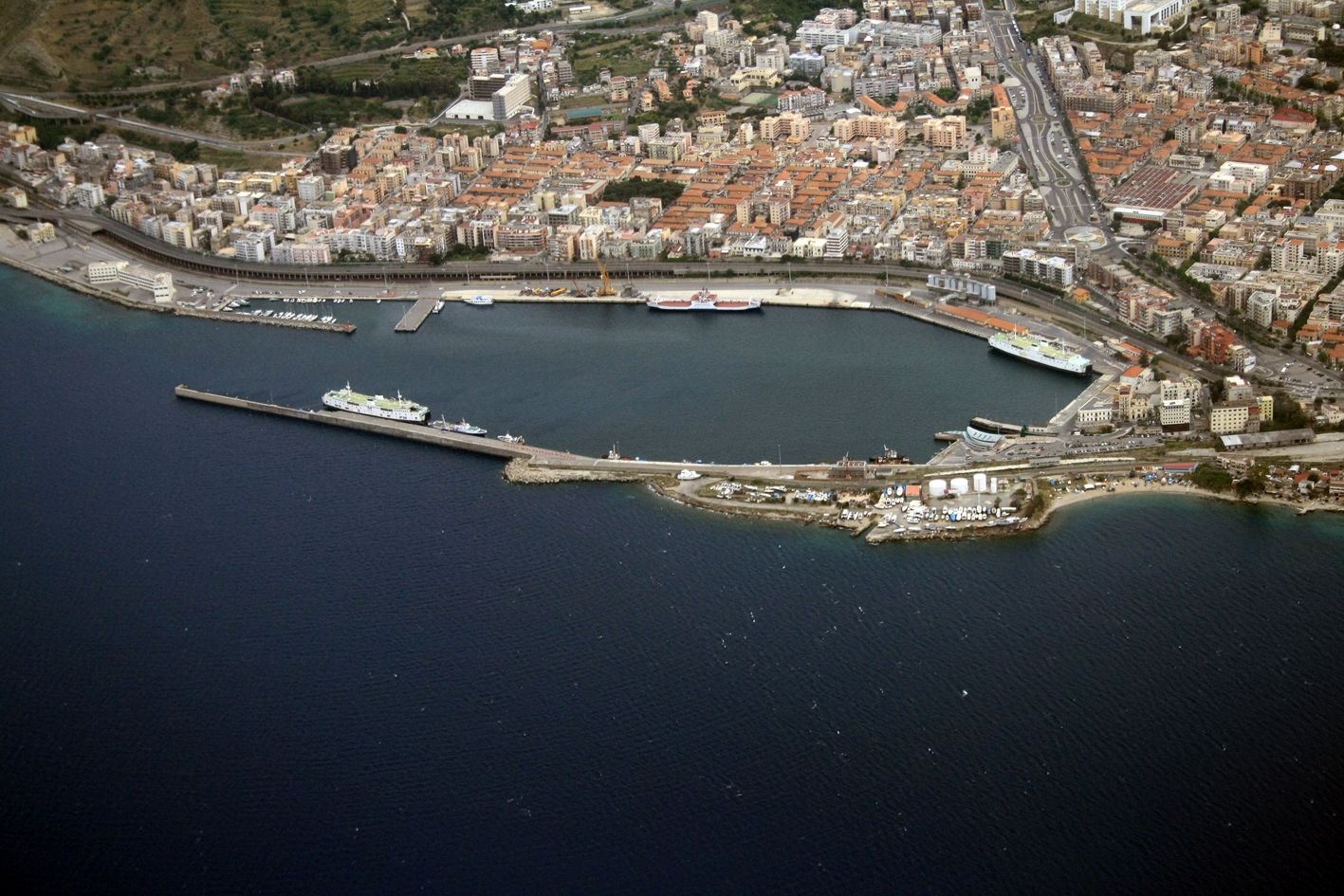 Port_of_Reggio_Calabria