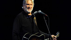 Addio a Kris Kristofferson, leggenda della musica country e attore: aveva 88 anni