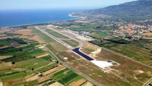 Veduta dall'alto dell'aeroporto di Lamezia Terme