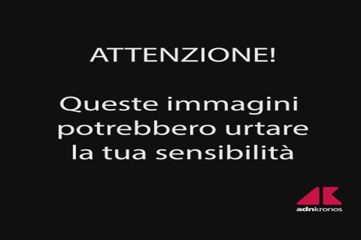 Agente pestato a Crotone, le violenze dopo l'omicidio di Francesco Chimirri - Video