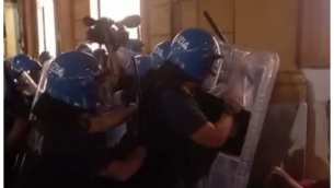 Al comizio di Meloni scontri tra Polizia e manifestanti