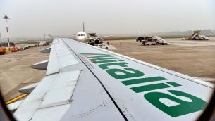 Alitalia, a rischio stipendi aprile