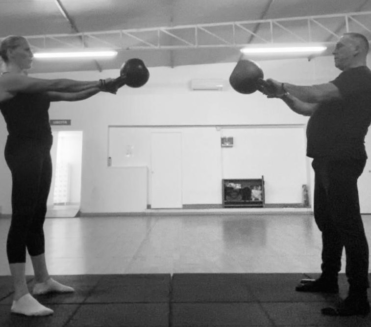 Alla scoperta del kettlebell, allenarsi con la 'palla di cannone’