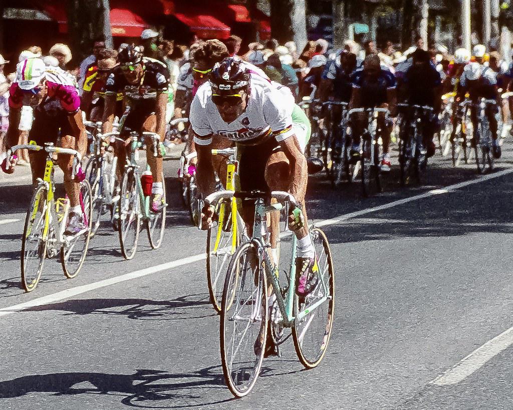 Alla XXV edizione dell'Eroica oggi c'era anche Bugno: "Bellissima passeggiata, tornerò l'anno prossimo"