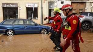 Alluvione Spagna, a Valencia si cercano i dispersi: "Non siamo ottimisti"