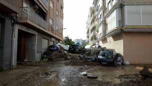 Alluvione Spagna, ancora morti a Valencia: migliaia di volontari per aiutare