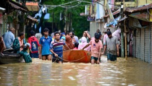 Alluvioni in Bangladesh, 4,5 milioni le persone colpite: 13 morti