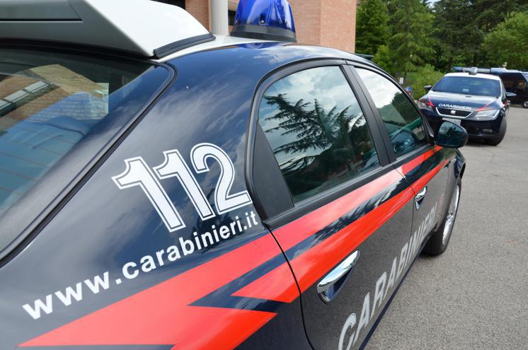 Anziano trovato morto in casa a Livorno, in manette l'ex badante e il compagno