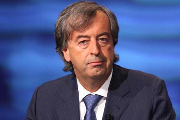 AstraZeneca, Burioni: "Così si mina la fiducia nei vaccini"