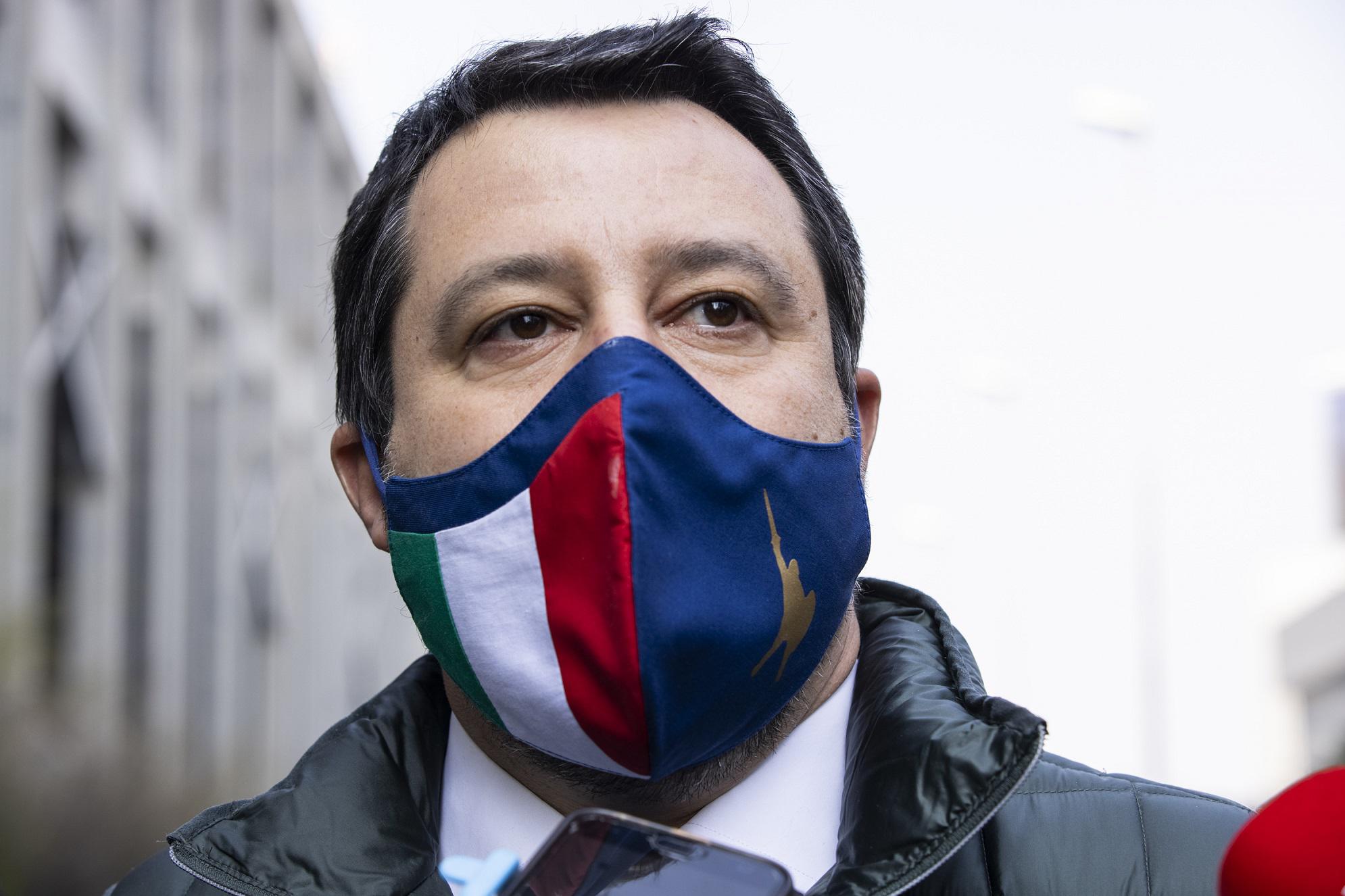 AstraZeneca, Salvini: "No terrorismo a reti unificate"