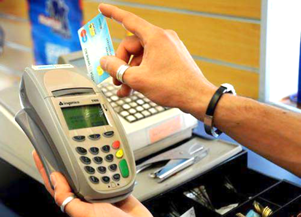 MILANO - CARTA DI CREDITO - BANCOMAT - CARTE DI CREDITO - POS