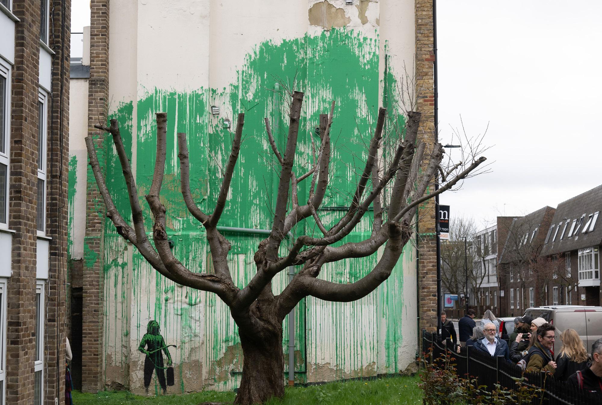 Banksy, nuovo murales a Londra: il messaggio 'ecologista' dello street artist