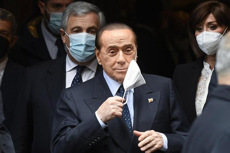 Berlusconi: "Io sarò in campo, ho già scritto programma avveniristico"