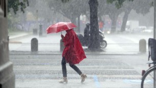 Bomba d'acqua su Roma, scatta l'allerta meteo