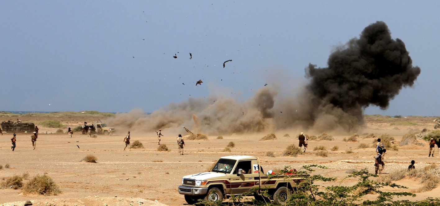 Una mina esplode nella zona di Mocha nello Yemen (Foto: SALEH AL-OBEIDI/AFP/Getty Images)