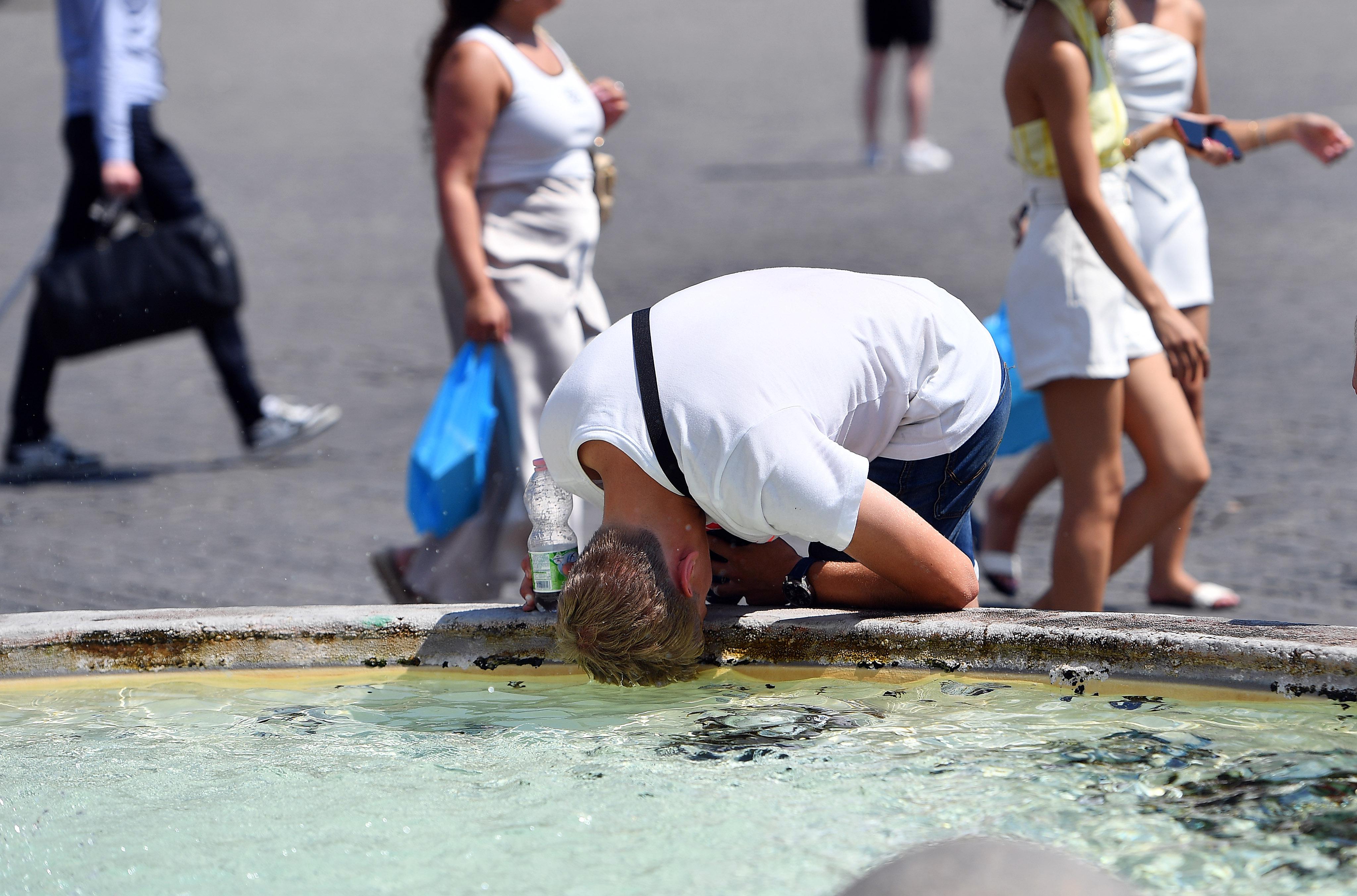 Caldo afoso, notti 'bollenti' e temperature record: Ferragosto infuocato sull'Italia