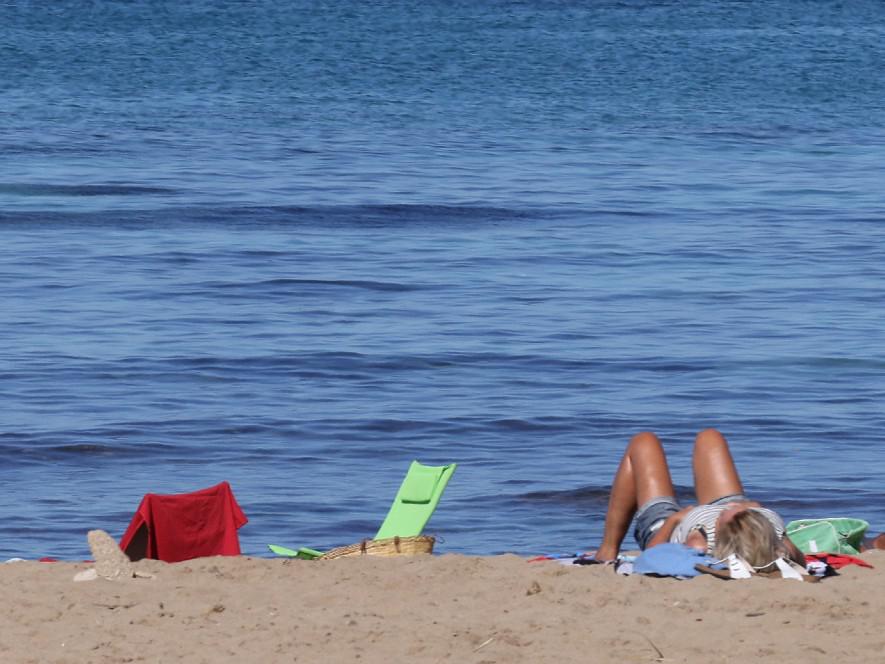 Caldo anomalo, la proposta: "Allungare stagione turismo, posticipare apertura scuole"