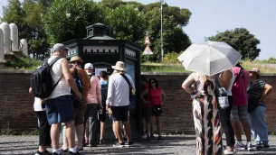 Caldo, bollino verde e giallo domani e sabato: ecco dove