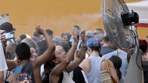 Caldo estremo, afa senza fine e temperature record: le previsioni meteo