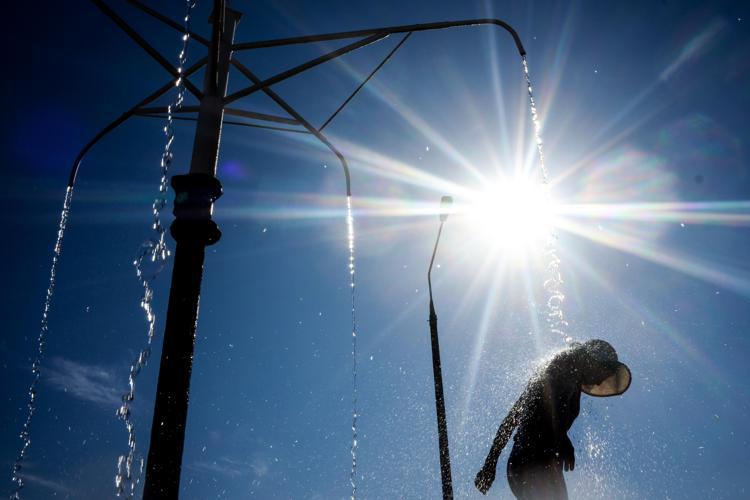 Caldo in arrivo, weekend di fuoco da Roma a Palermo: meteo oggi