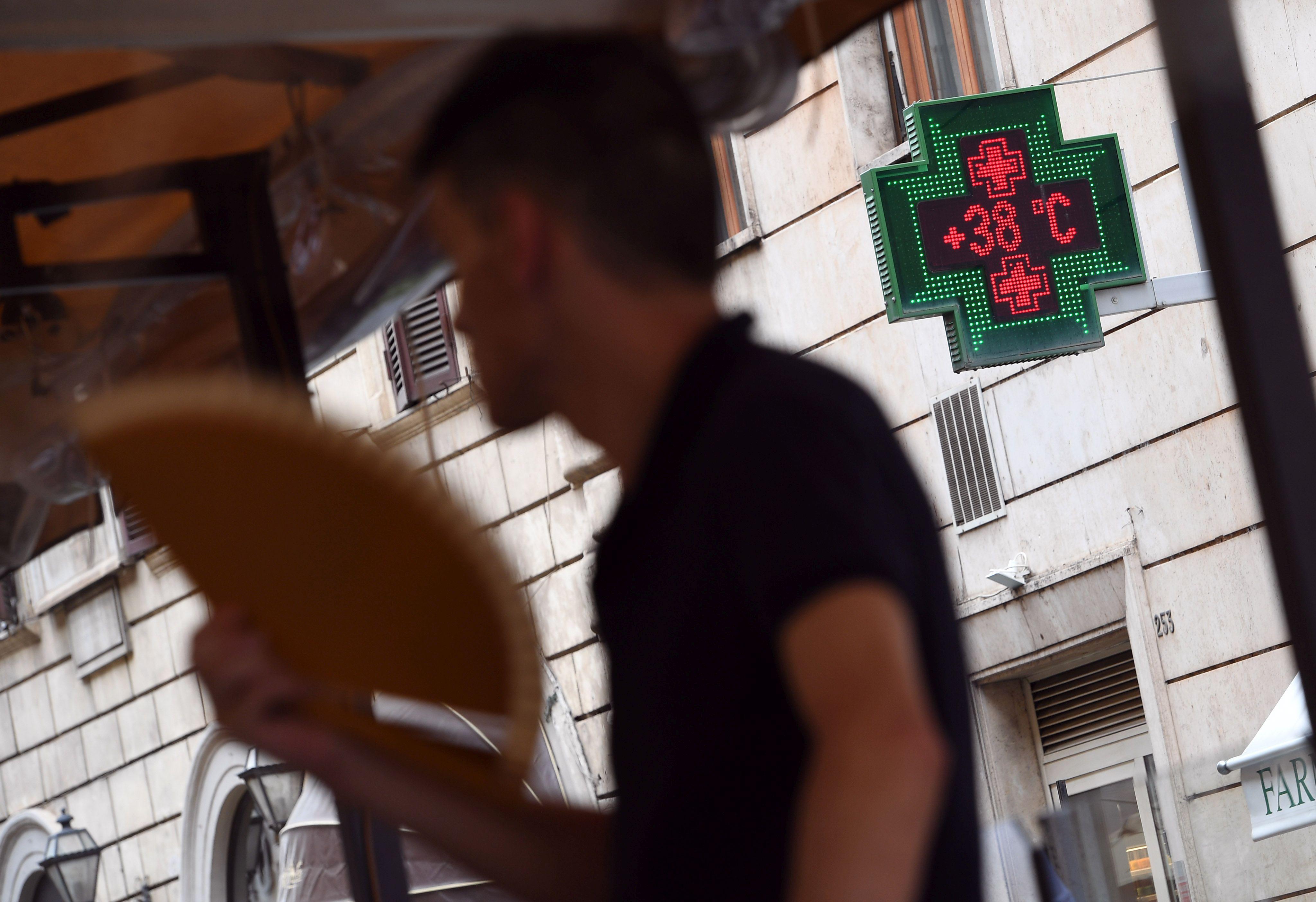 Caldo infernale da bollino rosso, venerdì e sabato allerta massima in 11 città