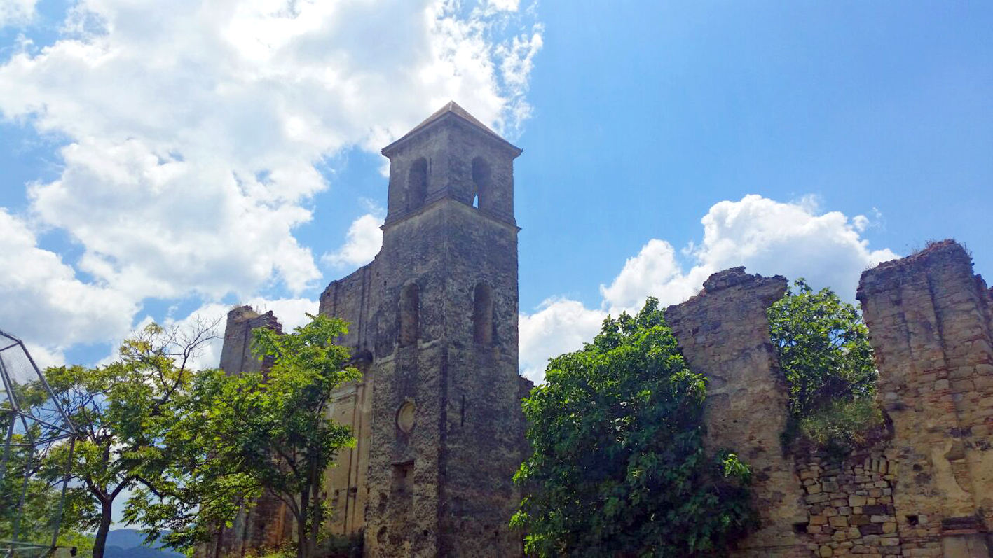 I ruderi della Chiesa di Santa Maria del Carmelo (Foto di Elena Deruvo)