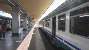 Capotreno aggredito ad Arezzo: pugno e spray al peperoncino per aver chiesto il biglietto