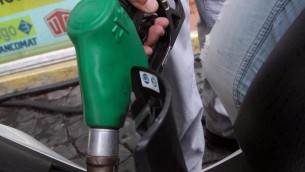 Carburante, prezzi benzina e diesel in lieve rialzo oggi in Italia