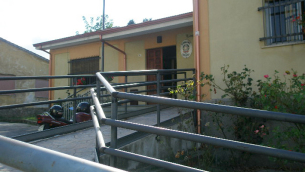 L'ingresso del Municipio di Carlopoli