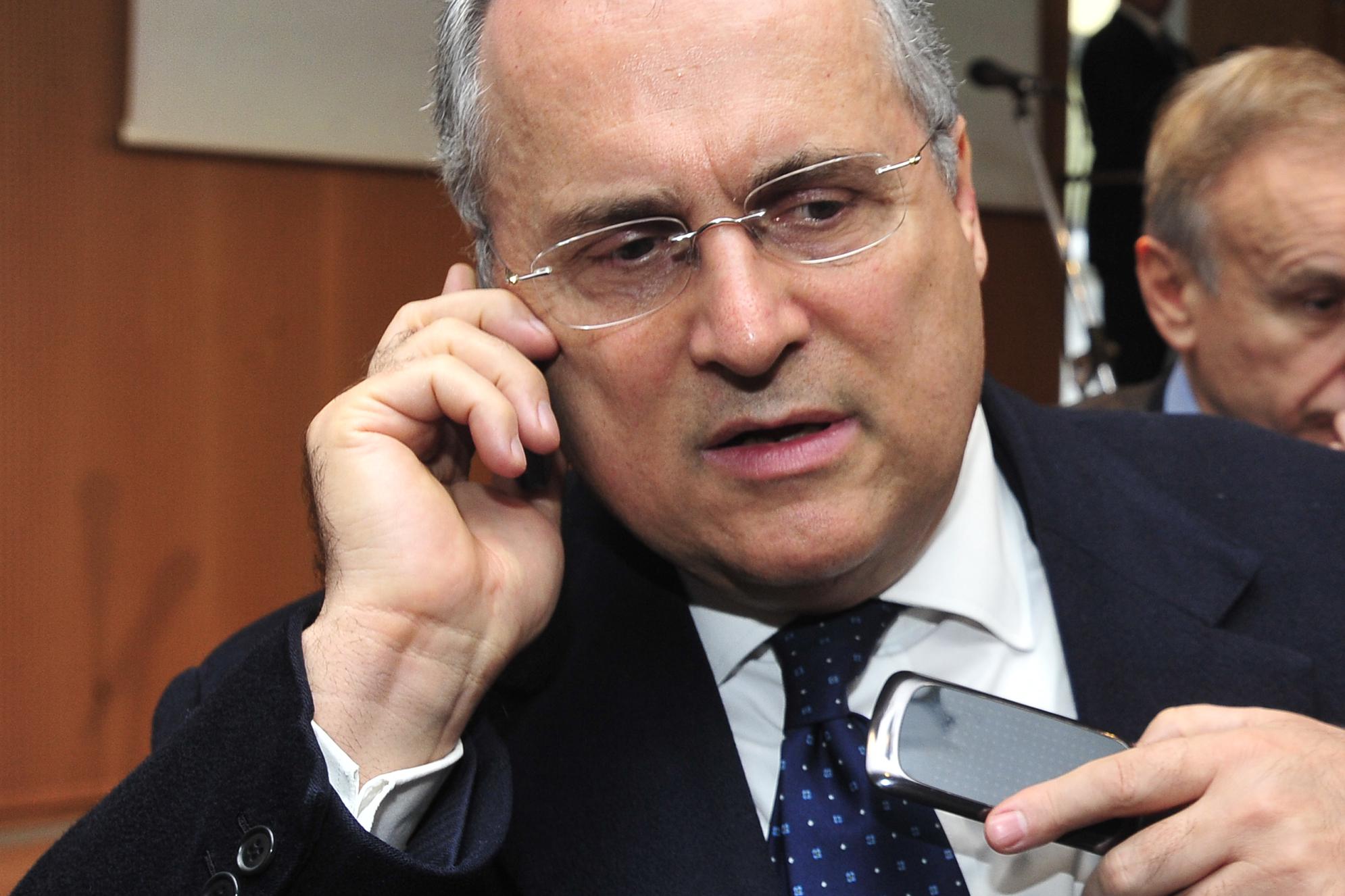 Caso tamponi Lazio, 12 mesi di inibizione per Lotito e multa per la società