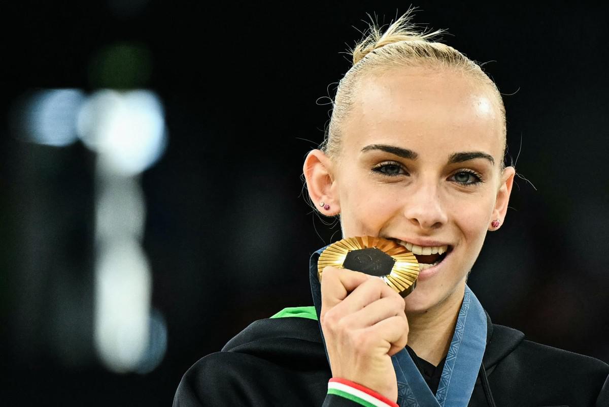 Chi è Alice D'Amato, medaglia d'oro ginnastica artistica a Parigi 2024