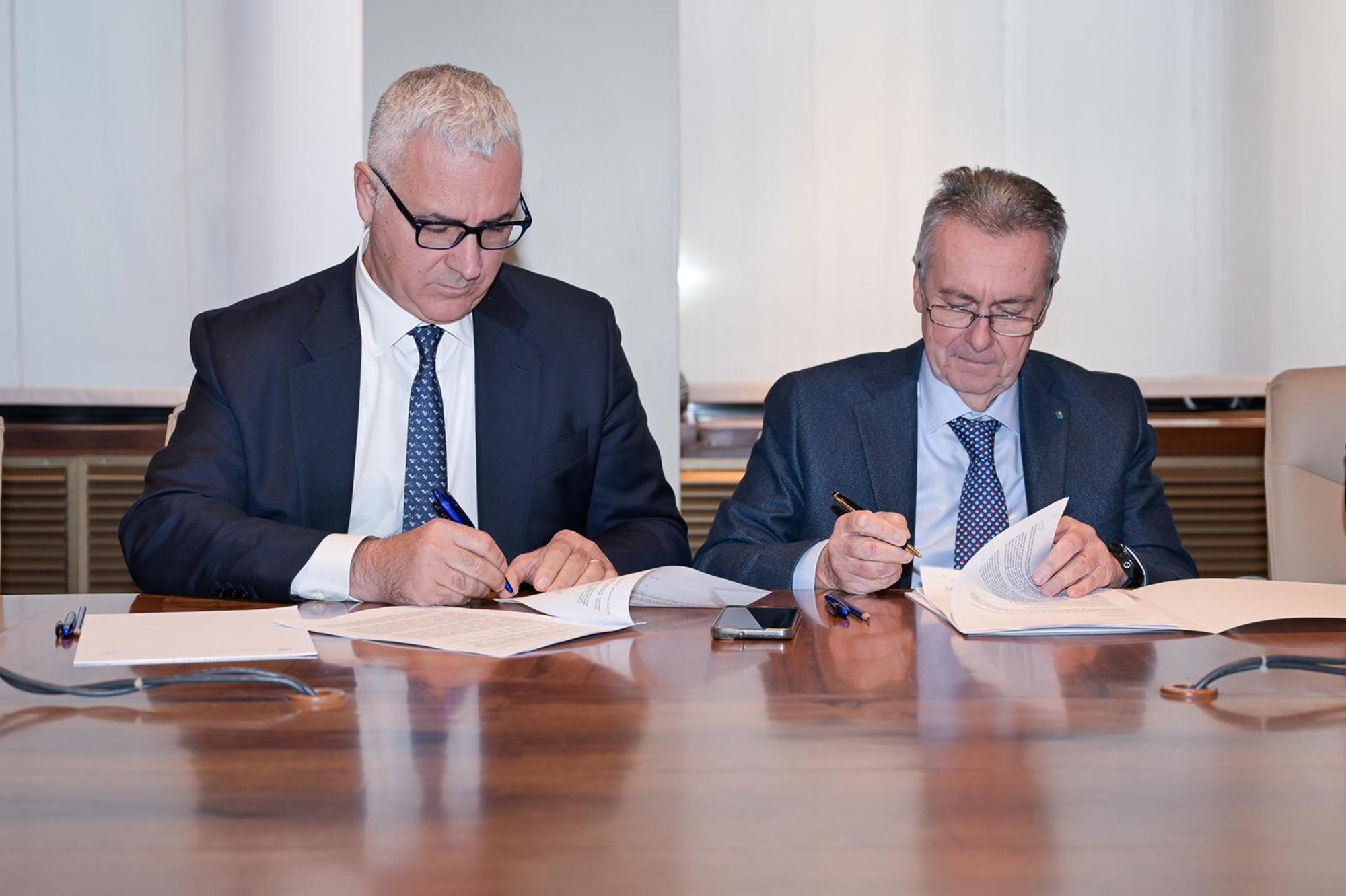 Confindustria e Federmanager firmano rinnovo Ccnl 2025-2027 dirigenti