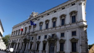 Consulta e cambio di sesso: no al genere 'non binario' e stop a intervento se transizione già evidente