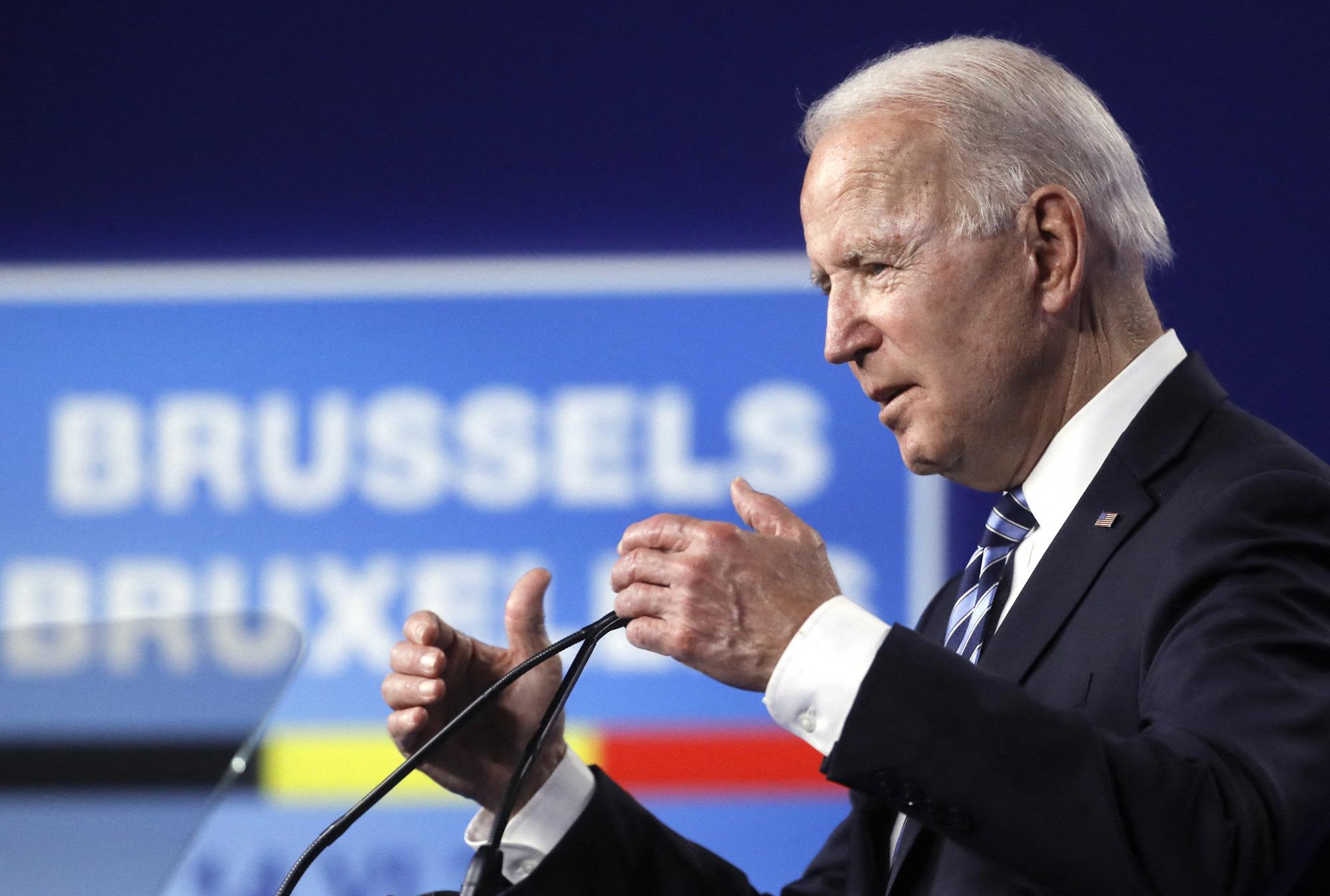 Covid, Biden: "In Usa quasi 600mila morti, vi prego vaccinatevi"