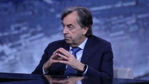 Covid, Burioni: "No vax rischio per immunità di gregge"