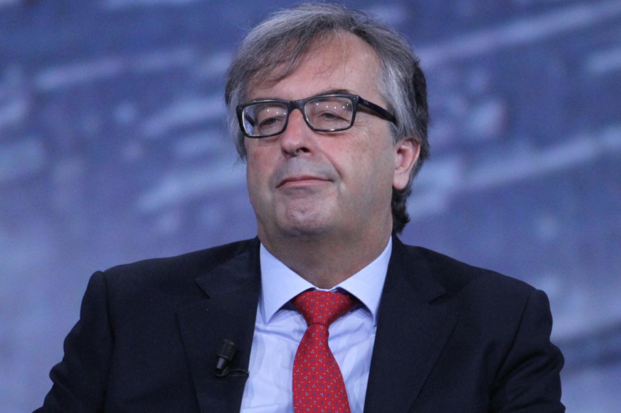 Covid, Burioni: "Su vaccini comunicazione scellerata"