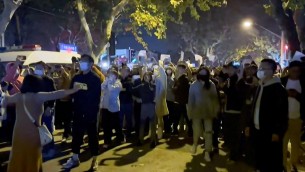 Covid Cina, esplode la protesta contro le restrizioni