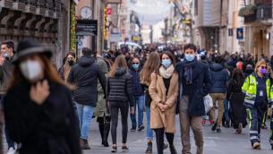 Covid, folla in centro a Roma: ecco le strade chiuse