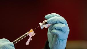 Covid, Forni: "In arrivo seconda generazione vaccini, almeno 20"