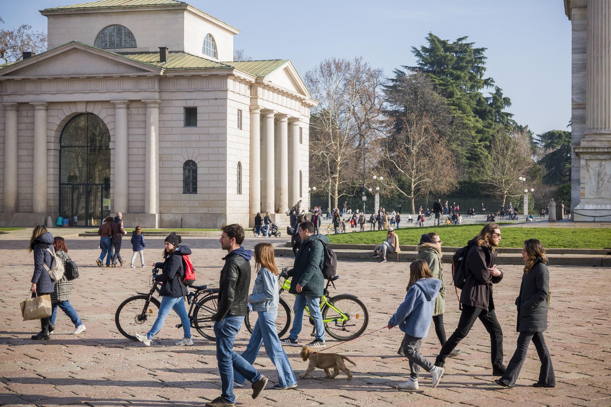 Covid Italia, contagi tornano a scendere in ultima settimana (-6,2%)