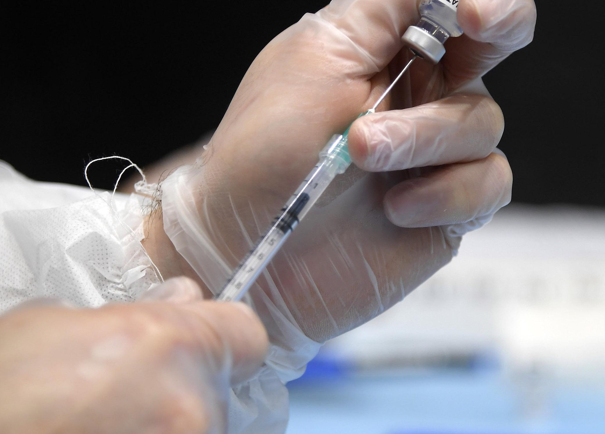 Covid Italia, record 508mila vaccini