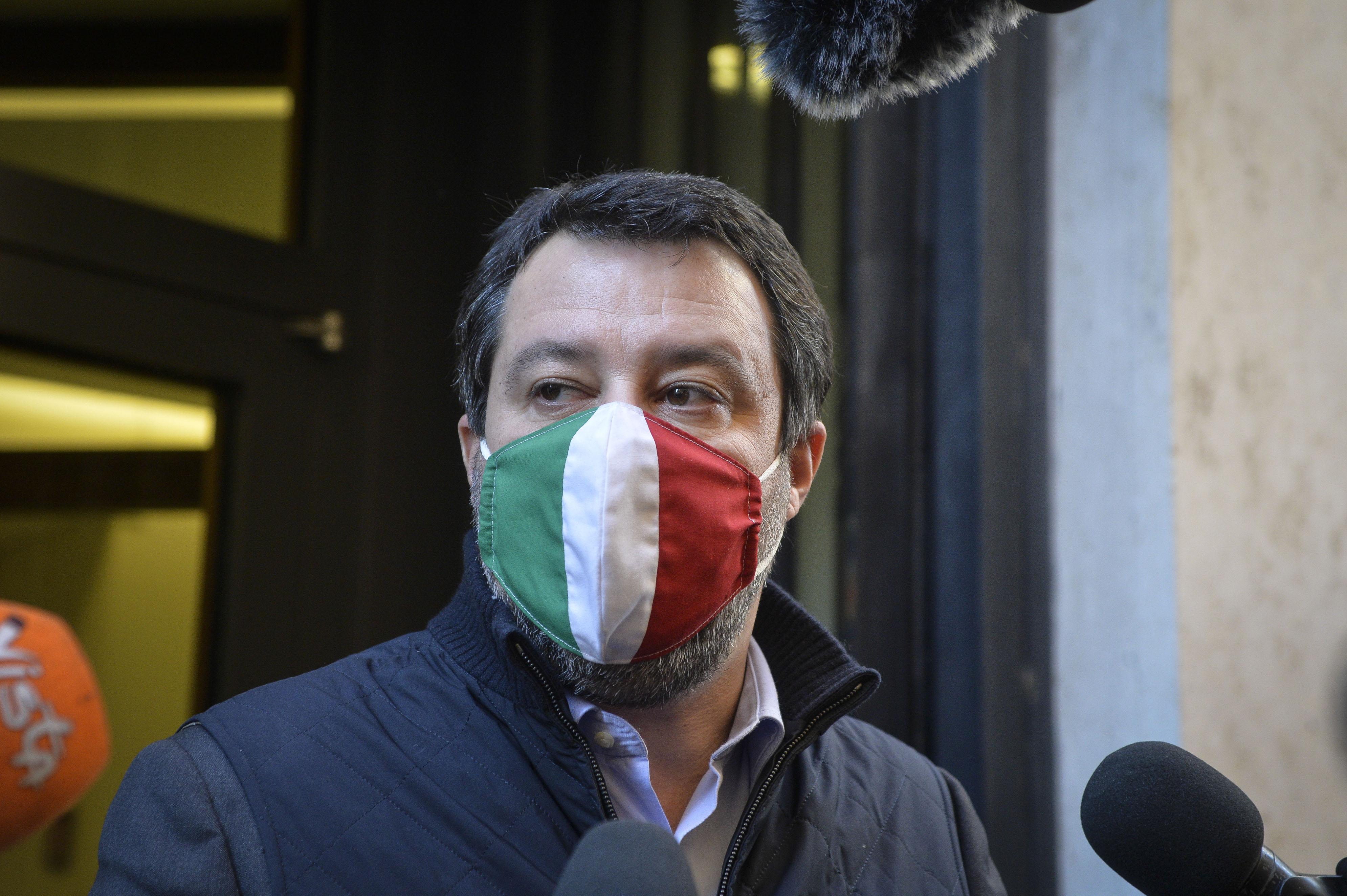 Covid Italia, Salvini: "Se in sicurezza riaprire dopo Pasqua"