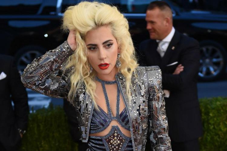 Covid, Lady Gaga: "Pandemia mi ha lasciato debole e impotente"