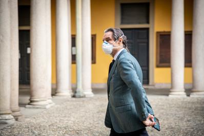 Covid Lombardia, Fontana: "Chiederemo a governo più vaccini"