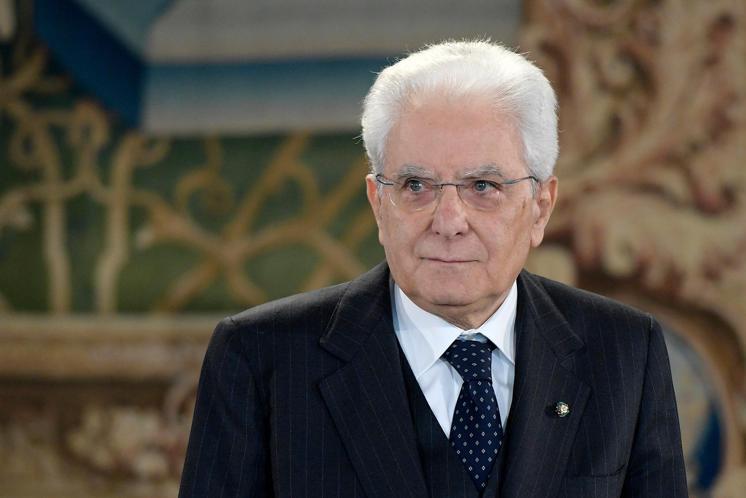 Covid oggi Italia, Mattarella: "Vaccinazione è dovere morale"