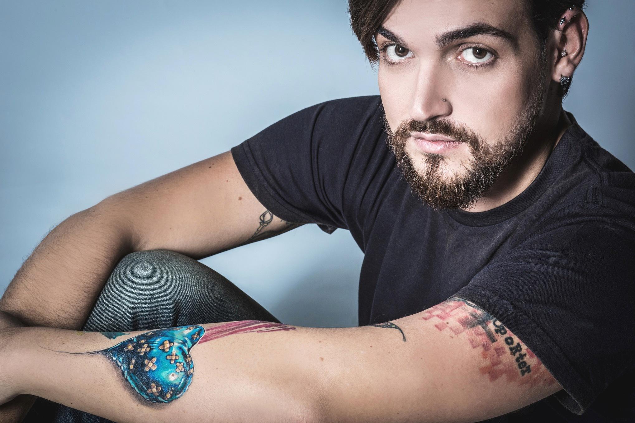 Covid, Valerio Scanu: "Mio padre era sano, negazionisti rispettino chi vive dramma"