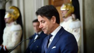 Crisi, "Conte in silenzio, rispetto per Mattarella e Fico"